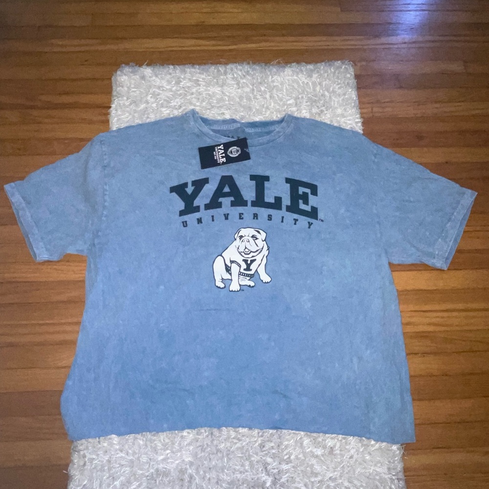 YALE University Crop Tee Shirt